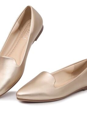 NIB Size 7 Women's Pointed Toe Metallic Gold Flats